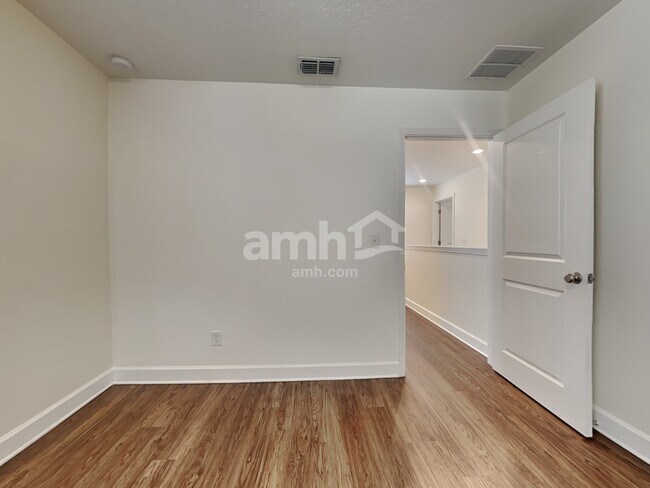 Building Photo - 8498 Highfield Ave