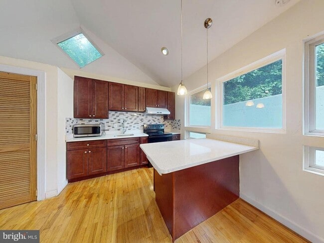 Building Photo - 3137 S Glebe Rd