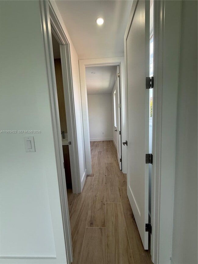 Building Photo - 1981 SW 33rd Ave