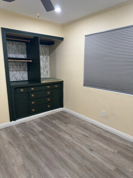 Building Photo - 2757 Bolker Dr