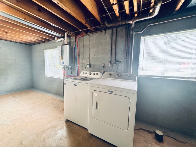 Building Photo - 113 Hydaway Dr
