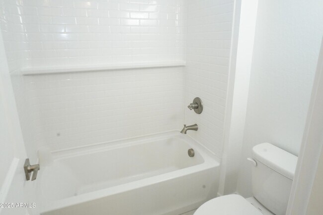 Building Photo - 40562 W Michaels Dr