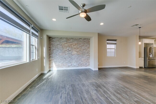 Building Photo - 2497 Birch Hollow St