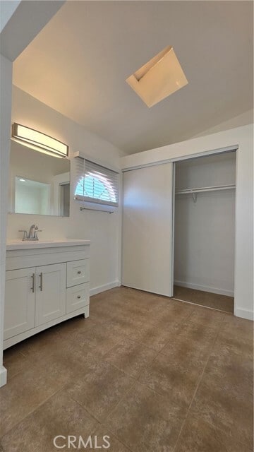 Building Photo - 210 S Paulsen Ave