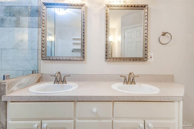 Building Photo - 1409 US-98