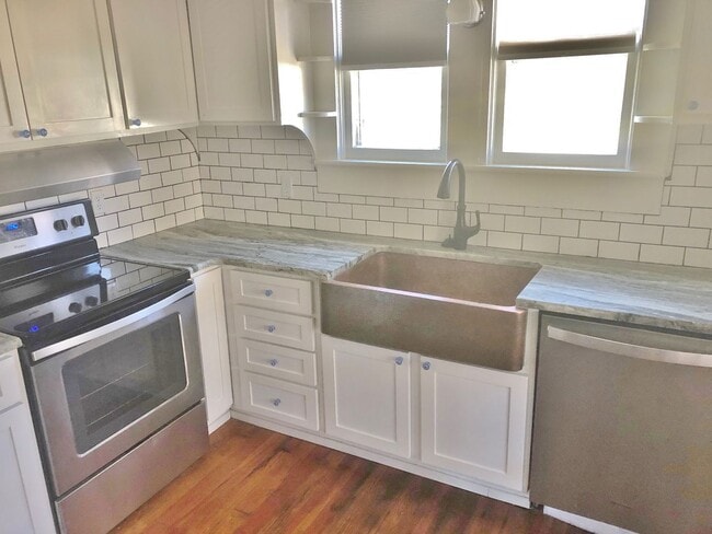 Building Photo - 301 13th St NE