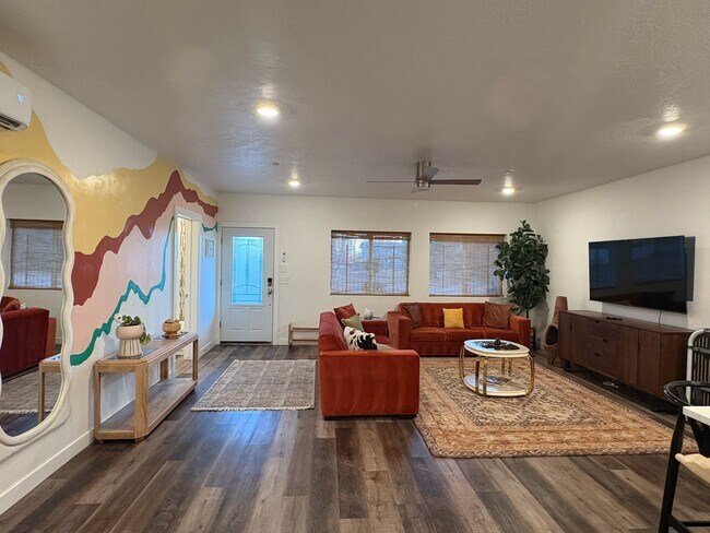 Building Photo - 380 Utah Ave