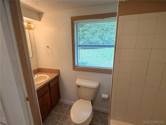 Building Photo - 28 N Davis St