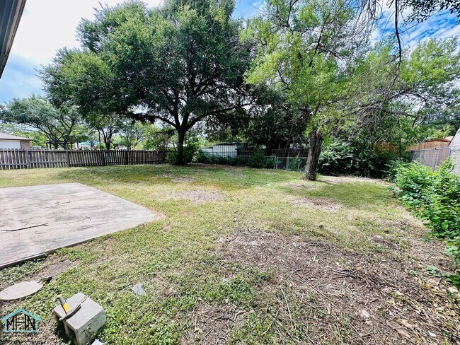 Building Photo - Prestigious Residential Offering: Expansiv...