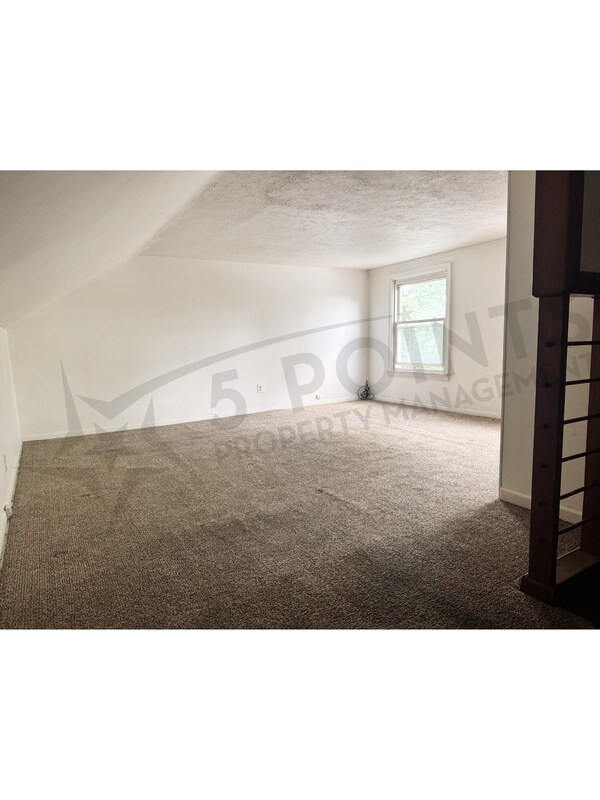 Building Photo - 4404 E 175th St