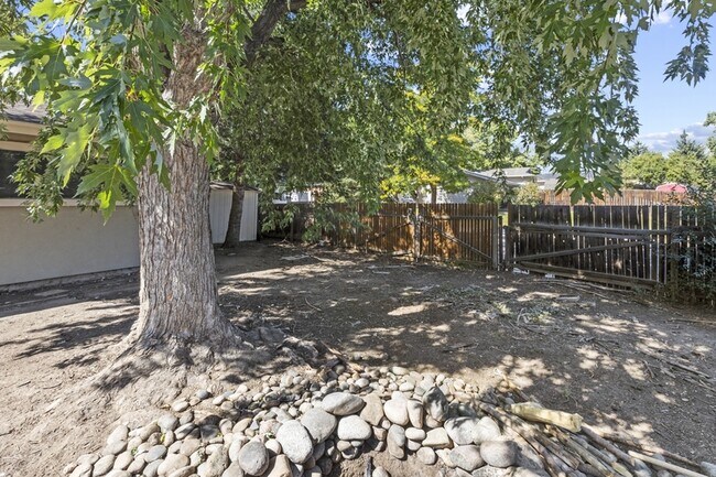 Building Photo - 1033 Turley Dr