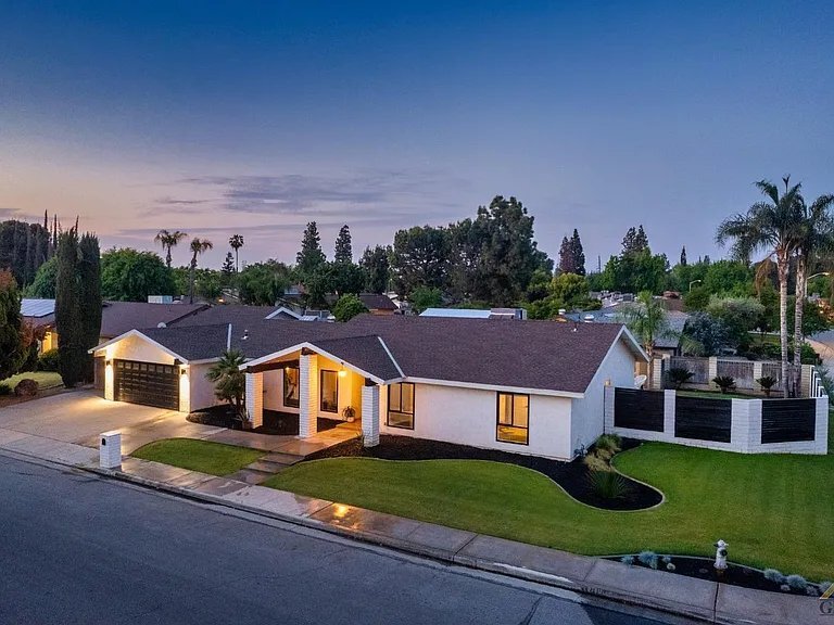 Building Photo - 7413 Saddleback Dr