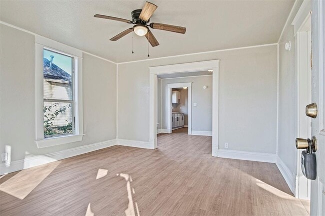 Building Photo - 907 N McKinley Ave