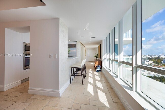 Building Photo - 520 West Ave