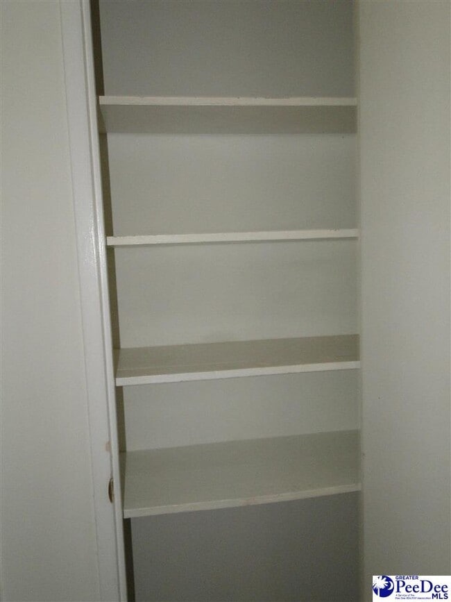 Building Photo - 848 Lynwood Dr