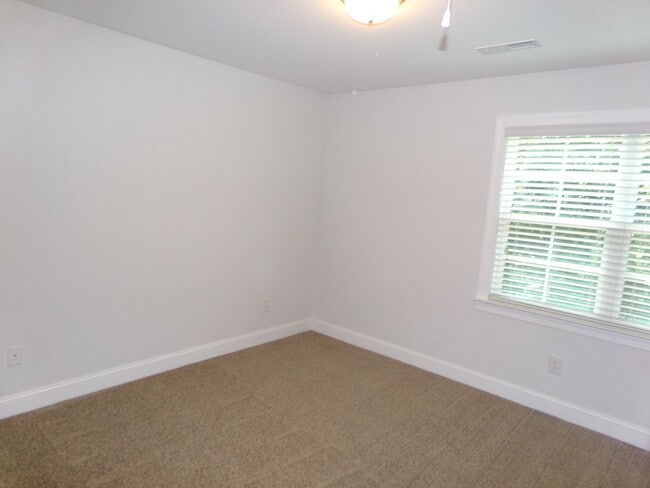 Building Photo - Jonestown Road Area