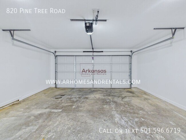 Building Photo - 820 Pine Tree Rd
