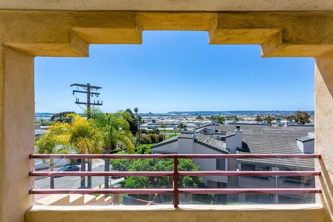 Building Photo - Mission Hills Condo with Stunning Views