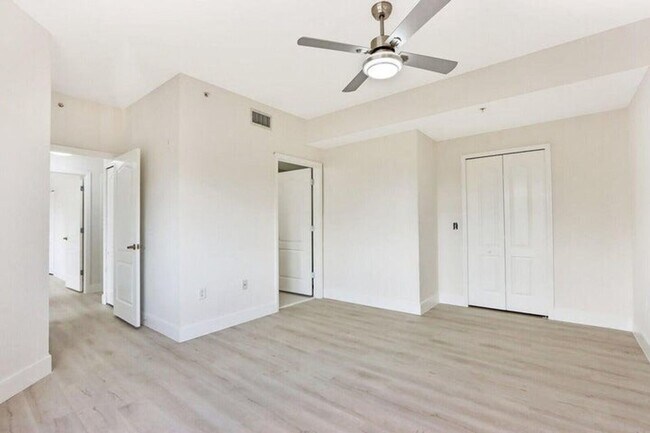 Building Photo - 11012 Legacy Dr