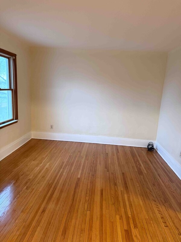 Building Photo - 59 Mullen St