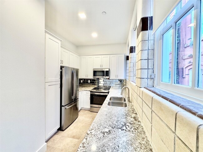 Building Photo - 2102 Mechanic St