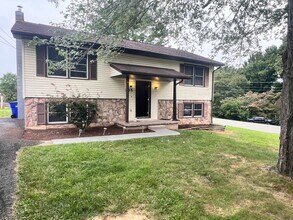 Building Photo - Home available in Christiansburg