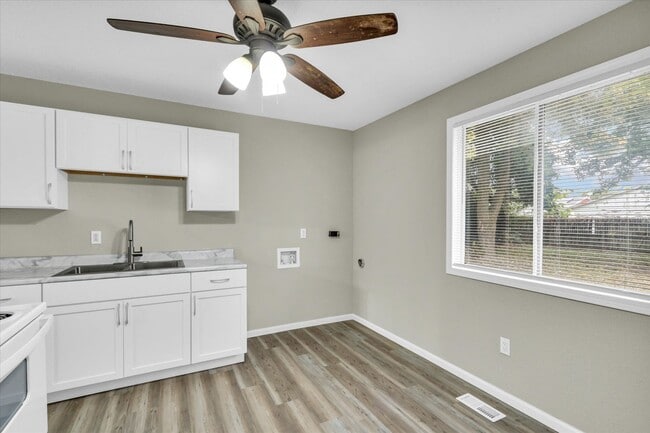 Building Photo - Complete Remodel!  3 Bedroom Home - Available November 2026