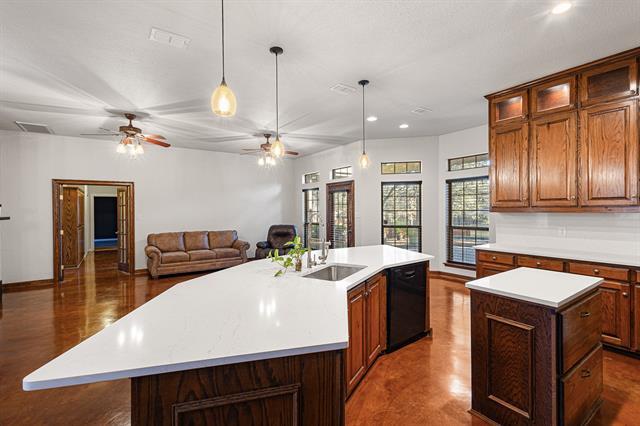 Building Photo - 19 Shady Creek Ln