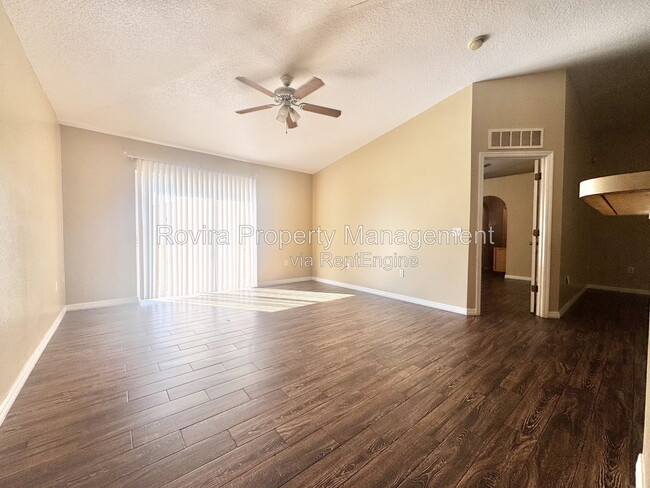 Building Photo - 5536 Sycamore Canyon Dr