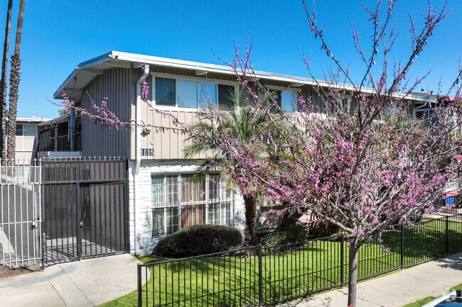Building Photo - 4115 Palmwood