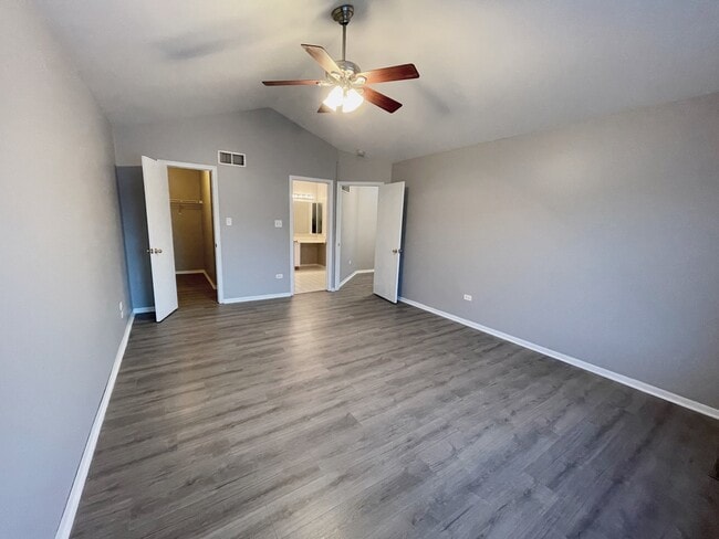 Building Photo - 13841 Cambridge Cir