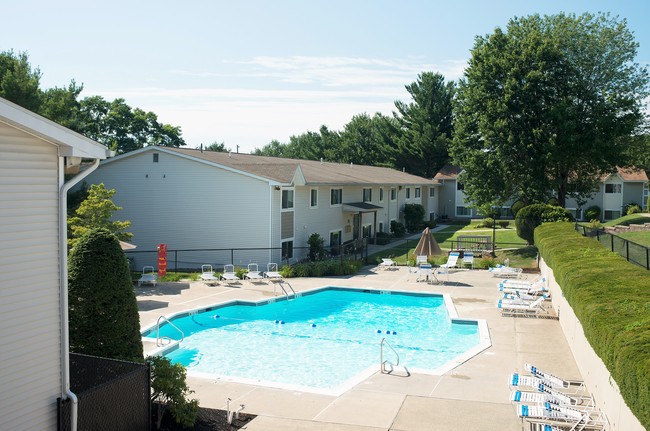 Outdoor Swimming Pool - Horizon Ridge & The Hilltops