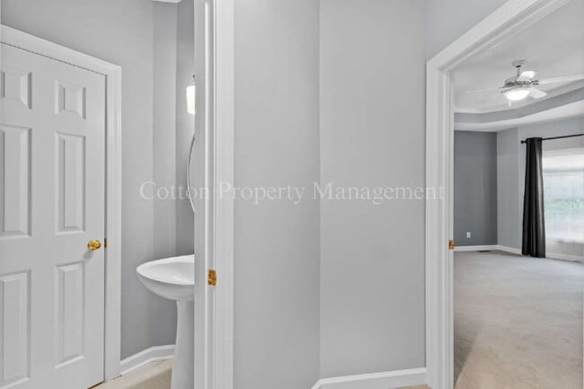 Building Photo - 4728 Wedgefield Dr