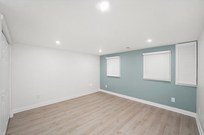 Building Photo - 14449 Golf Rd