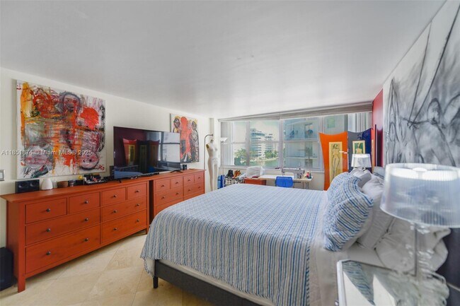 Building Photo - 5838 Collins Ave