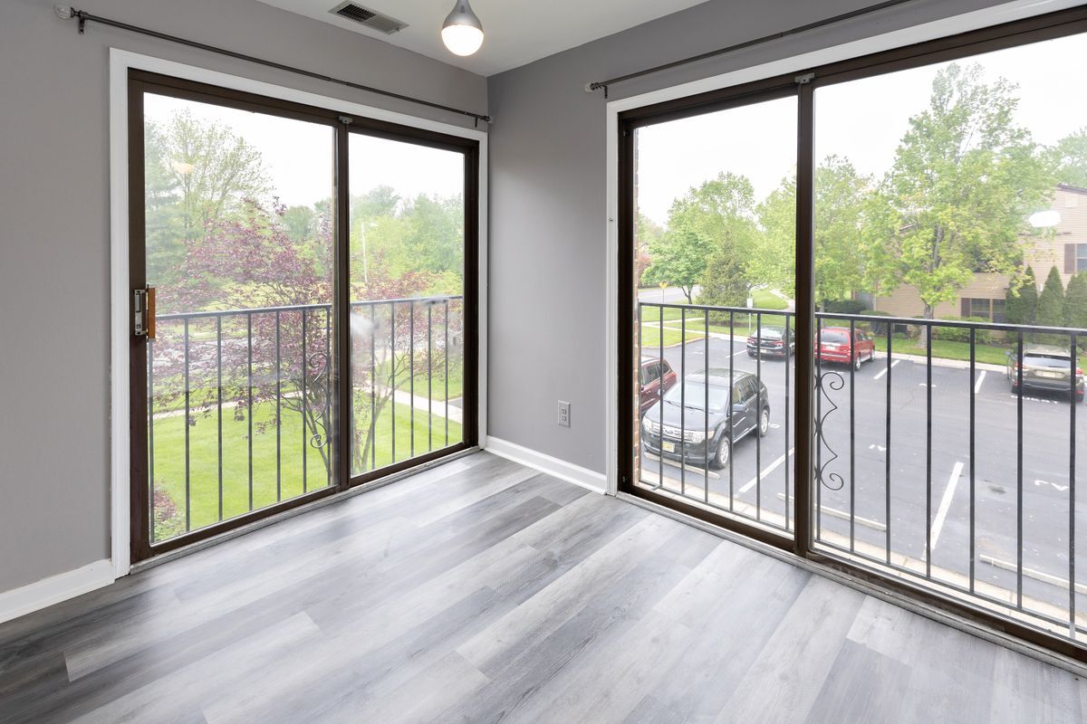 Building Photo - 10-B SUMAC CT