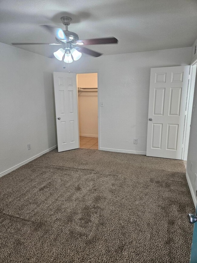 Building Photo - 1310 S Hardy Dr