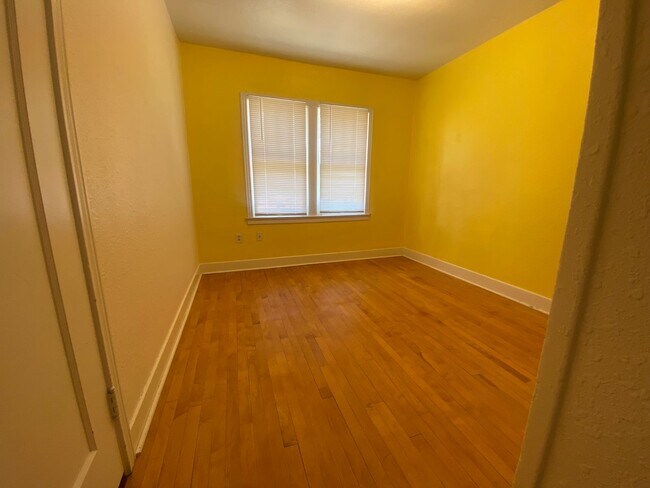 Building Photo - Viking Properties, LLC Duplex