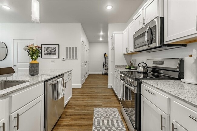 Building Photo - The Benton -  200 Ryan Unit Randolph | Woodruff