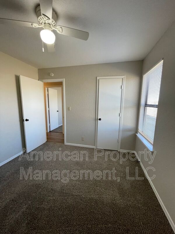 Building Photo - 13115 E 44th St