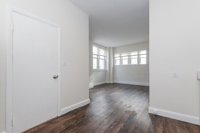 Building Photo - 29 Palmer St