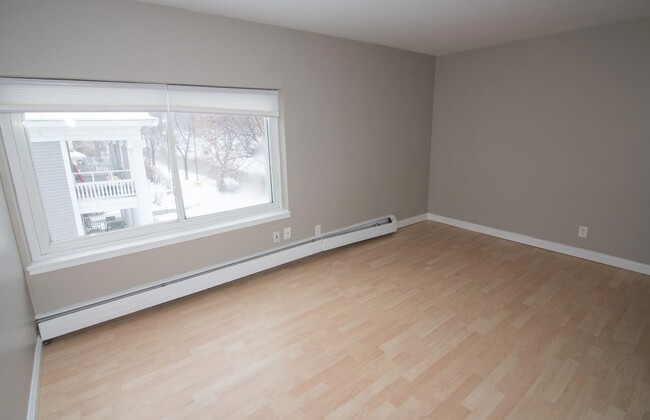 Building Photo - 2101 3rd Ave