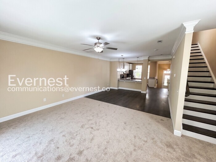 Building Photo - 351 Kara Ln