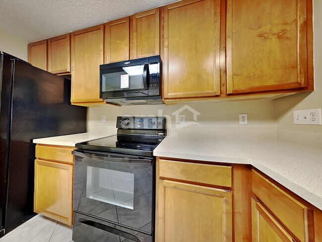 Building Photo - 9422 Daniels Mill Dr