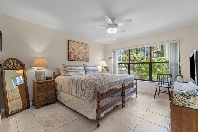 Building Photo - 5188 Oakhill Ln