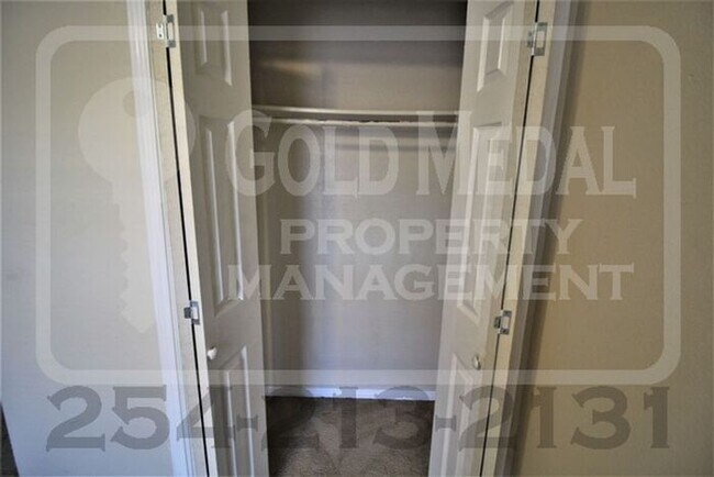 Building Photo - Spacious & affordable 3-bed, 2.5-bath! - Now Available for Rent!