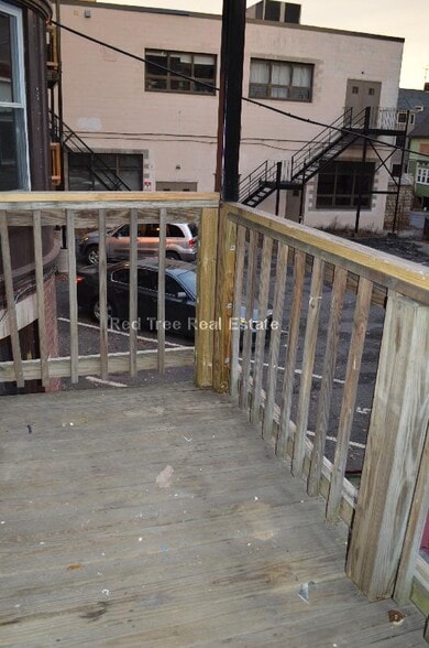Building Photo - 1589 Beacon St