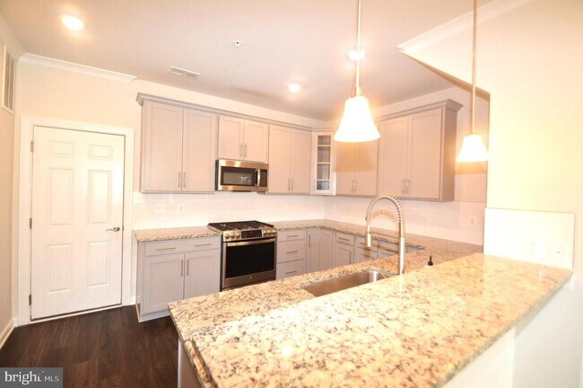 Building Photo - 45091 Cappamore Terrace