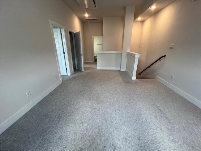 Building Photo - 509 Peace Dr