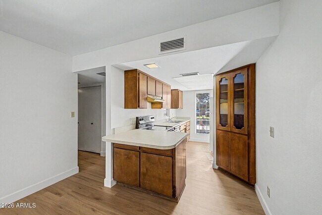 Building Photo - 5207 S Hazelton Ln